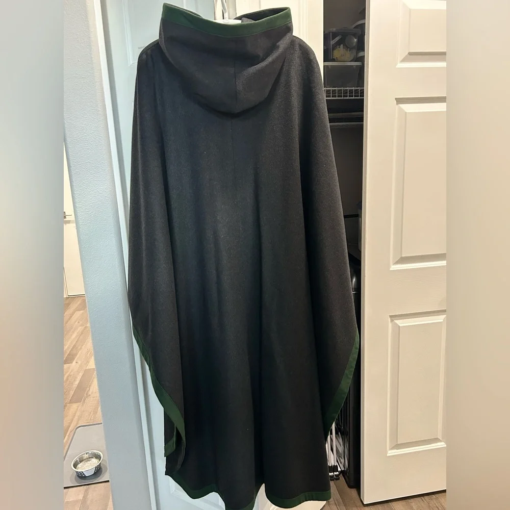 H. Moser Salzburg Maxi Black Trachten Cape with Loden Green Trim SZ 38 - Picture 2 of 16